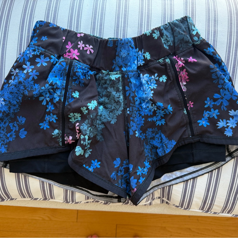 Lululemon Floral Patterned Shorts XS/S